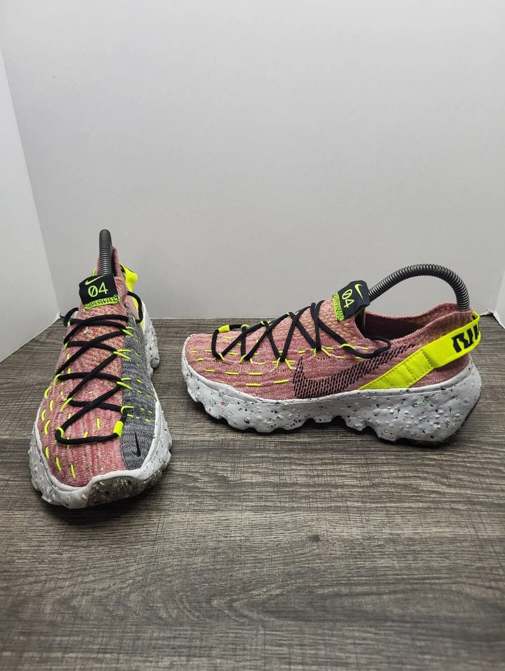 Nike Space Hippie 04 Shoes Womens Size 6.5 Running Lemon Venom Sneakers
